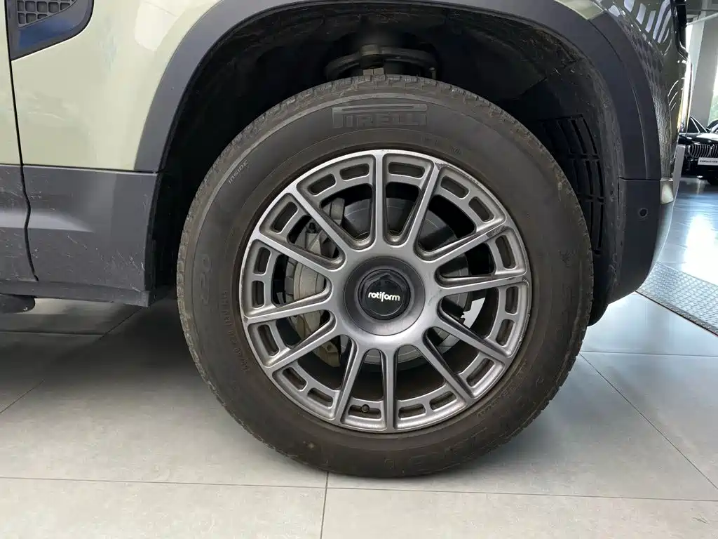 Land Rover Defender — миниатюра 5
