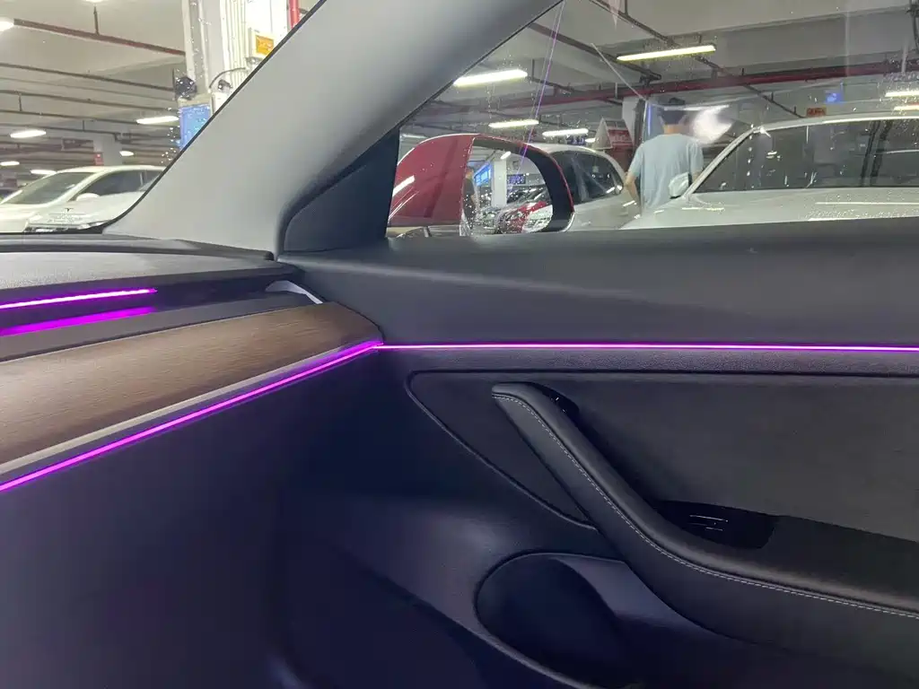 Tesla Model 3 — миниатюра 19