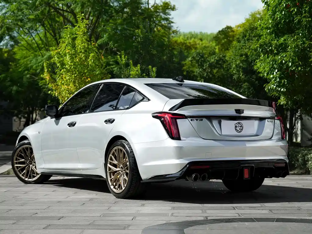 Cadillac CT5 — миниатюра 13