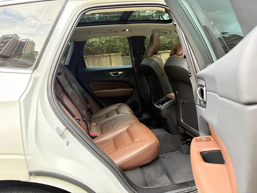 Volvo XC60 — миниатюра 11