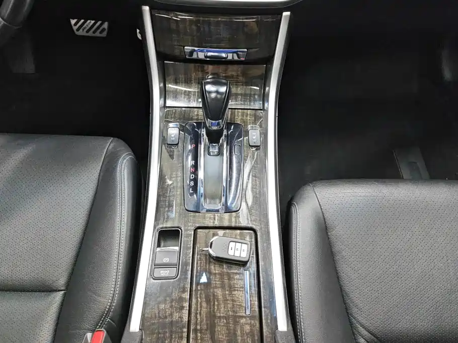 Honda Accord — миниатюра 16