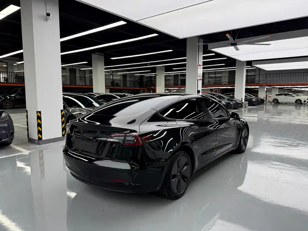 Tesla Model 3 2023 — фото 16