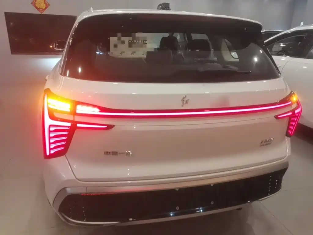 Hongqi Hongqi HS3 PHEV — миниатюра 6