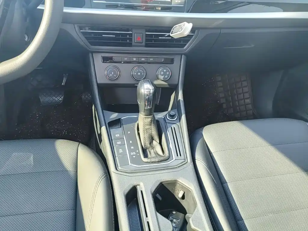 Volkswagen Lavida — миниатюра 14