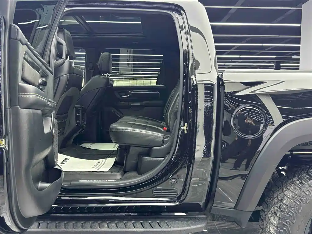 Ram Trucks 2022 6.2T