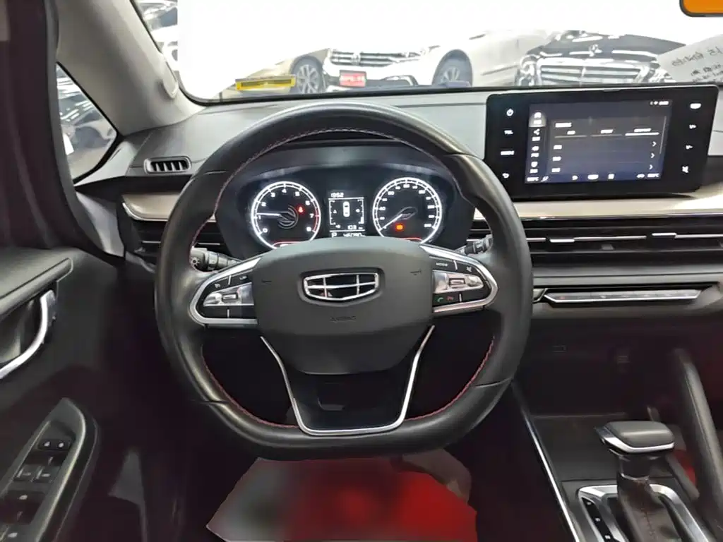 Geely Vision X3 — миниатюра 11