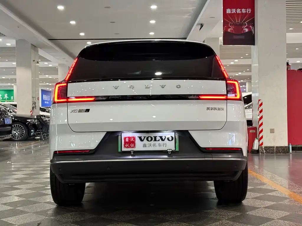 Volvo XC70 PHEV — миниатюра 3