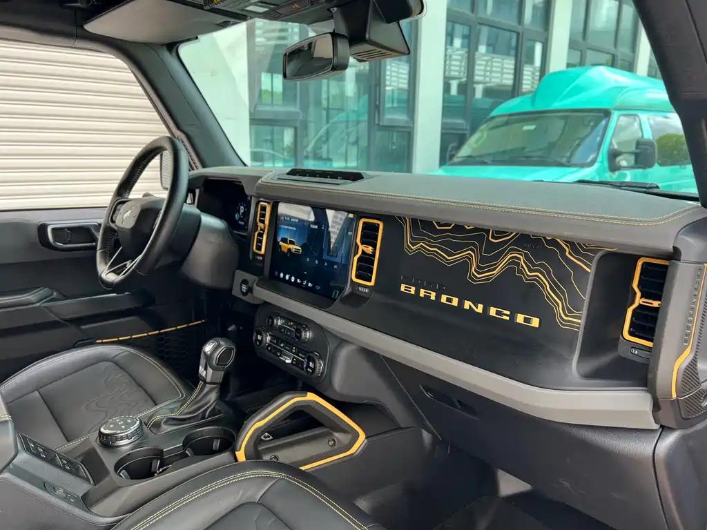 Ford Bronco — миниатюра 11