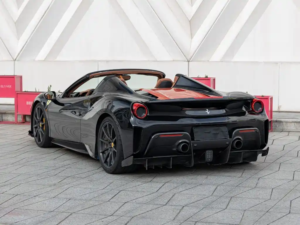 Ferrari 488 — миниатюра 6