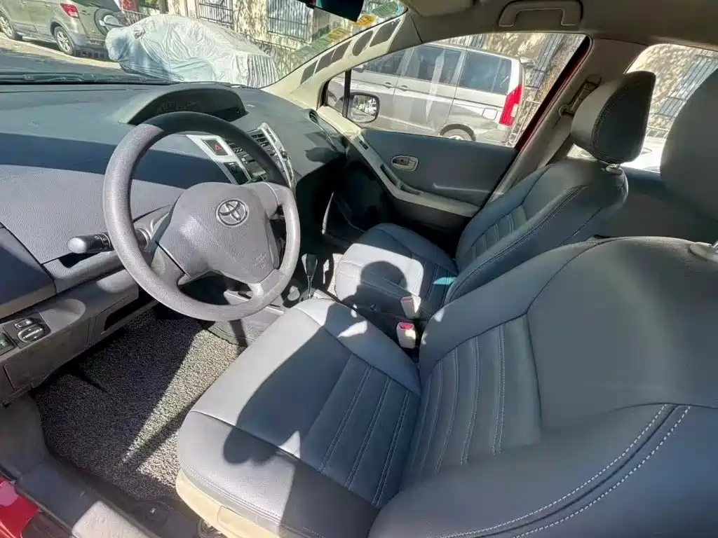 Toyota Yaris — миниатюра 7