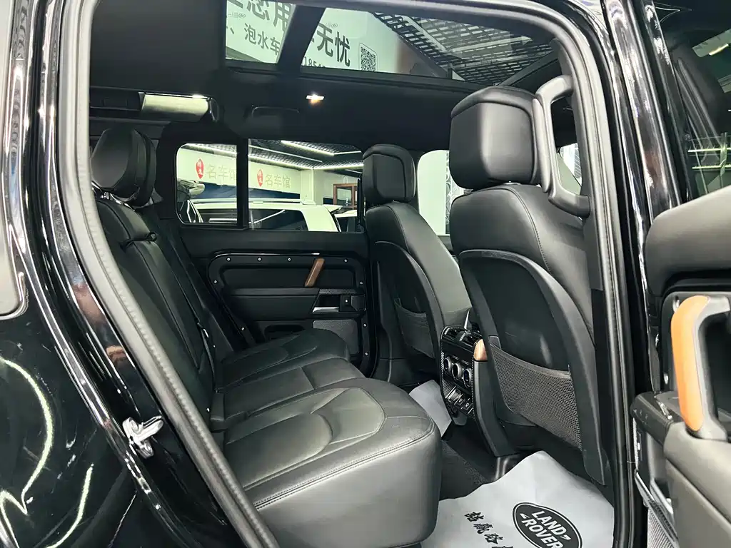 Land Rover Defender — миниатюра 5