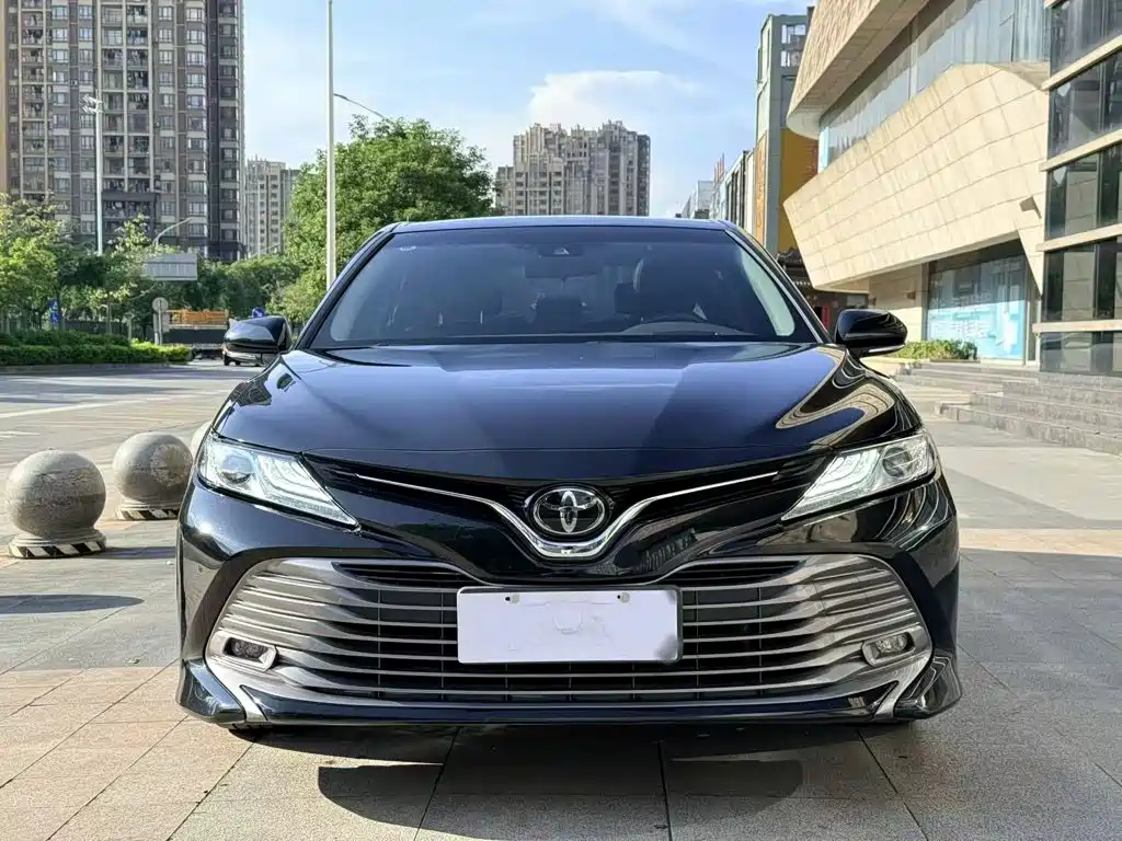 Toyota Camry — миниатюра 10
