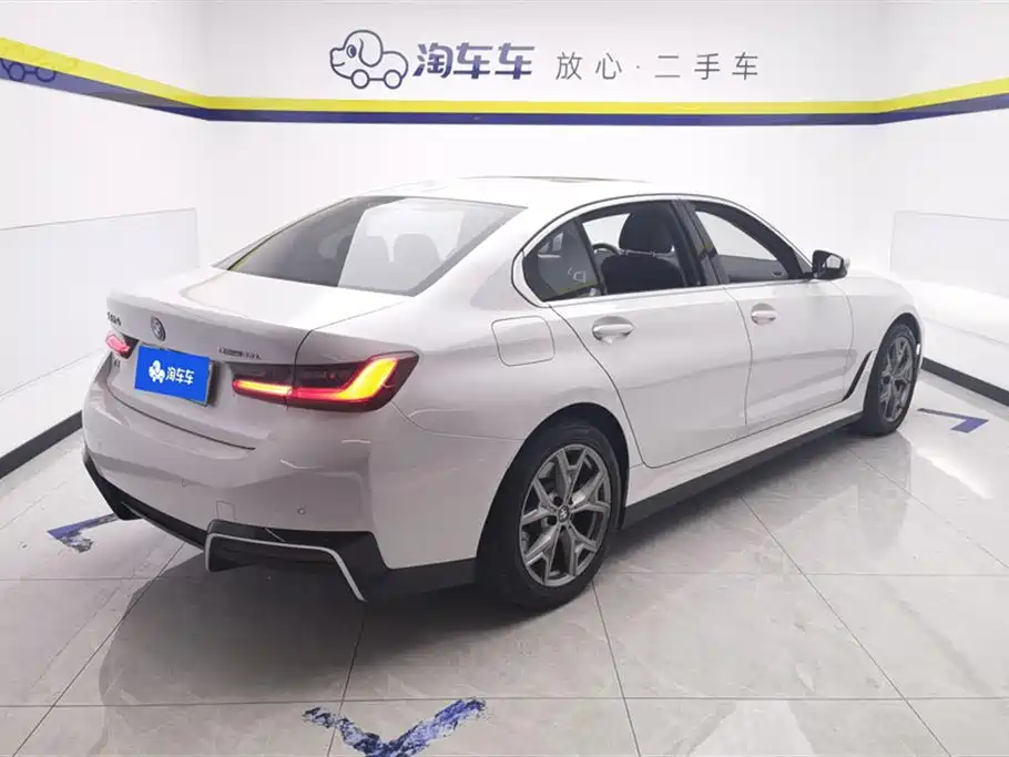 BMW i3 2022 eDrive 35 L