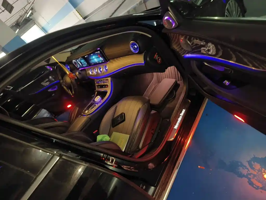 Mercedes-Benz E-Class — миниатюра 19