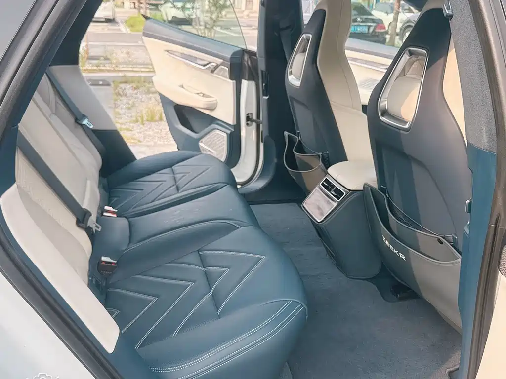 ZEEKR EXTREME KRYPTON 001