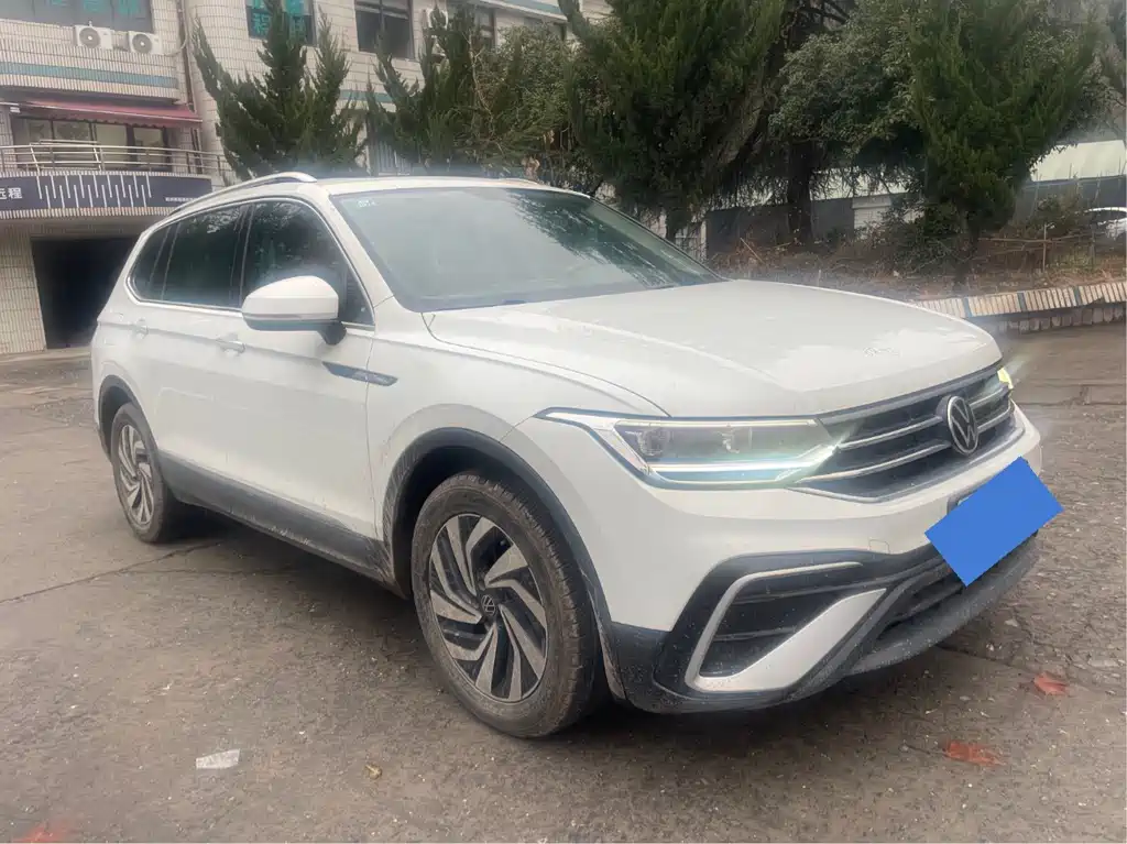 VOLKSWAGEN TIGUAN L