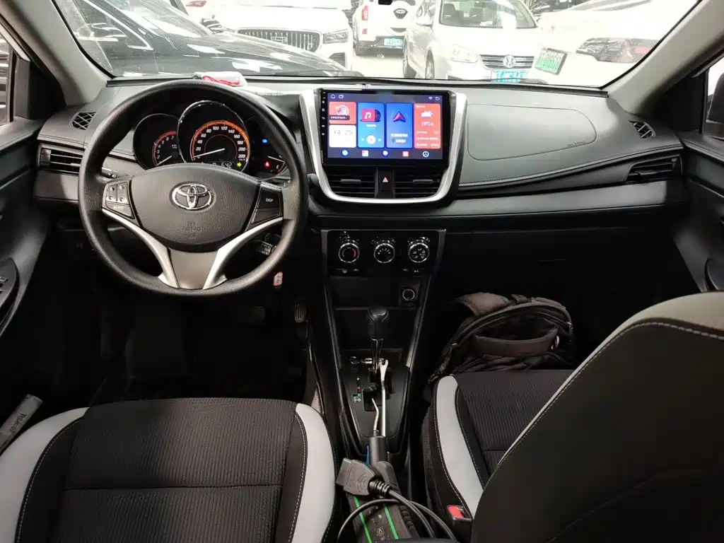 Toyota Yaris L — миниатюра 6