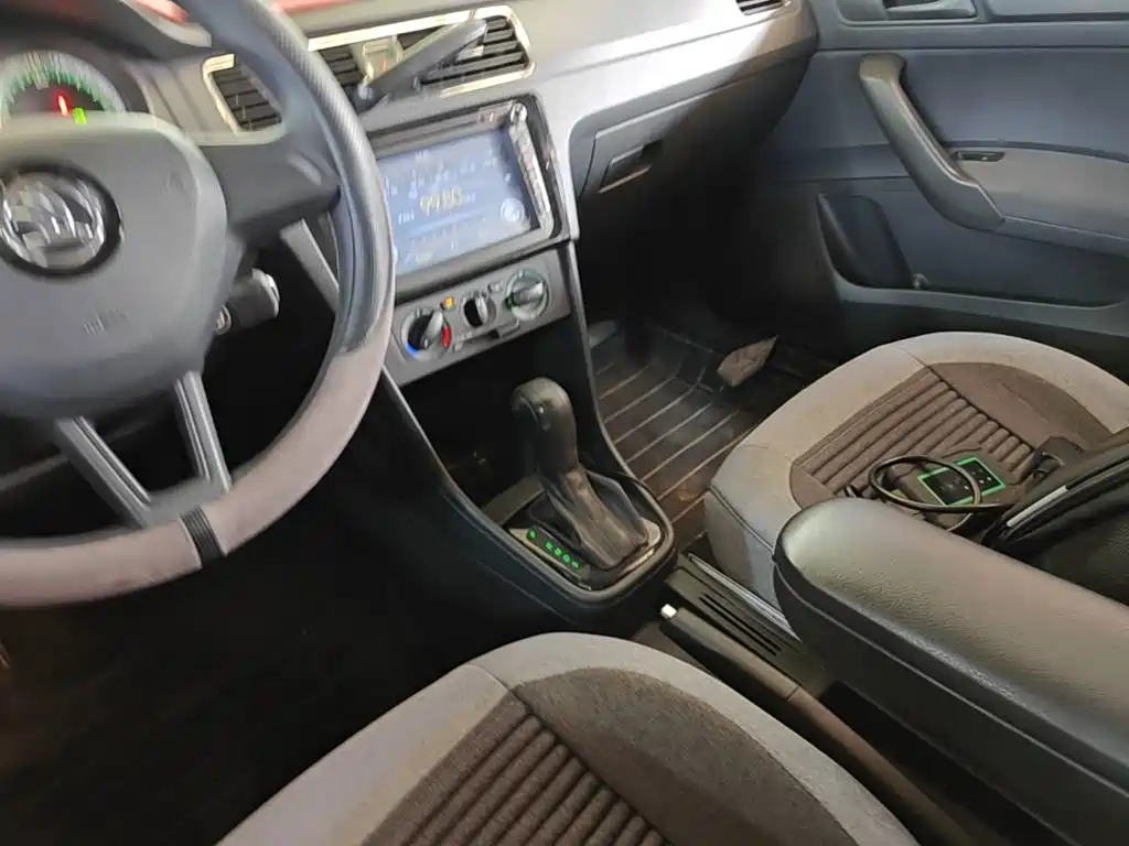 Skoda Rapid Spaceback — миниатюра 14