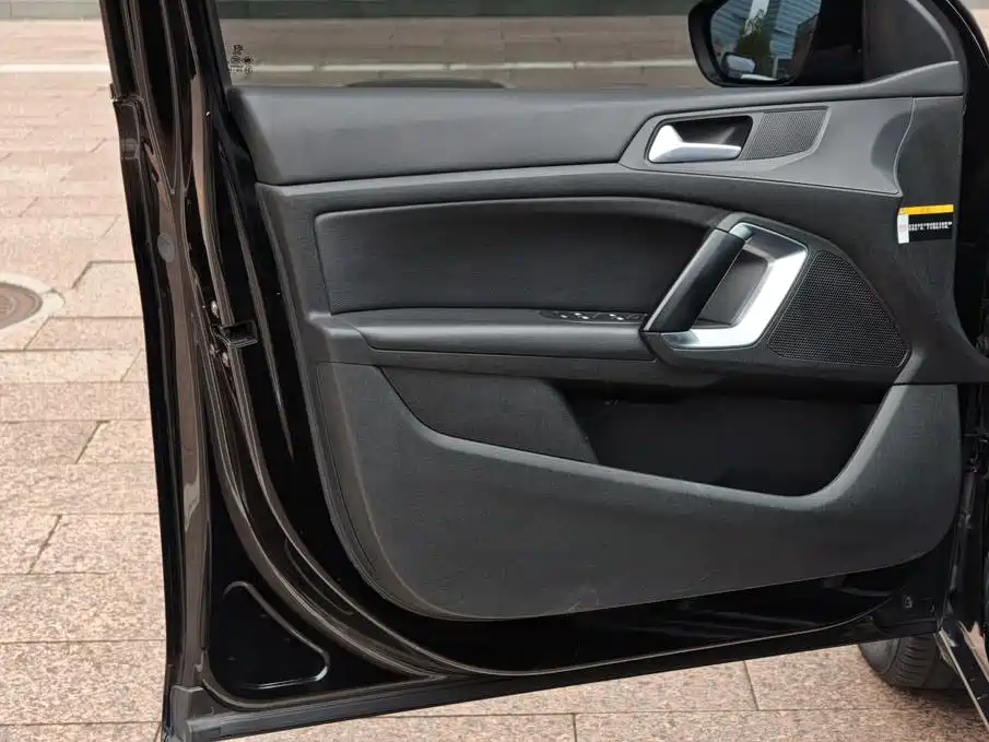 Peugeot 408 — миниатюра 15