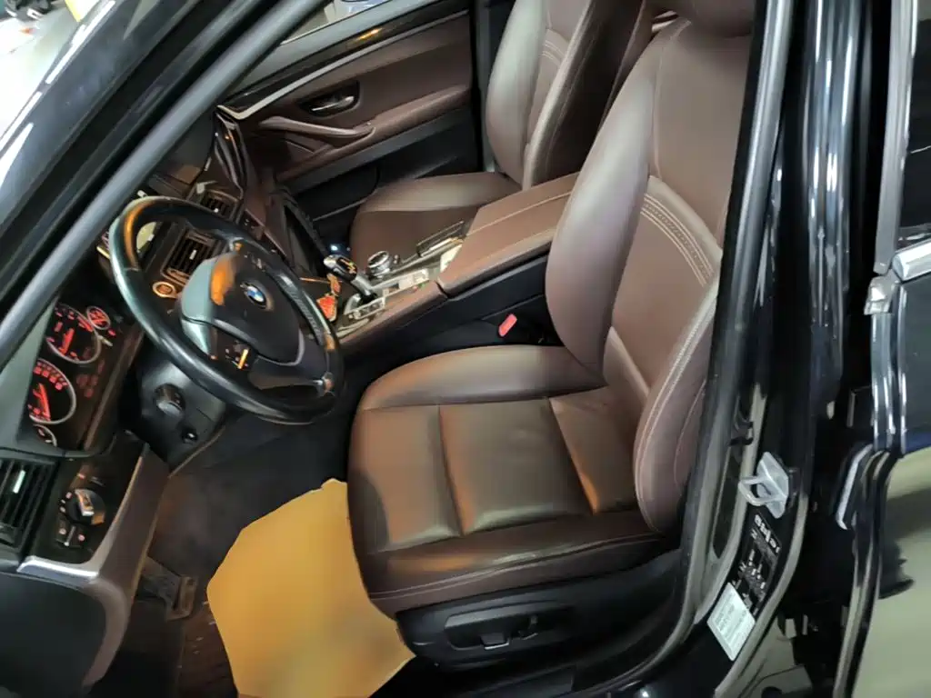 BMW 5 Series — миниатюра 15