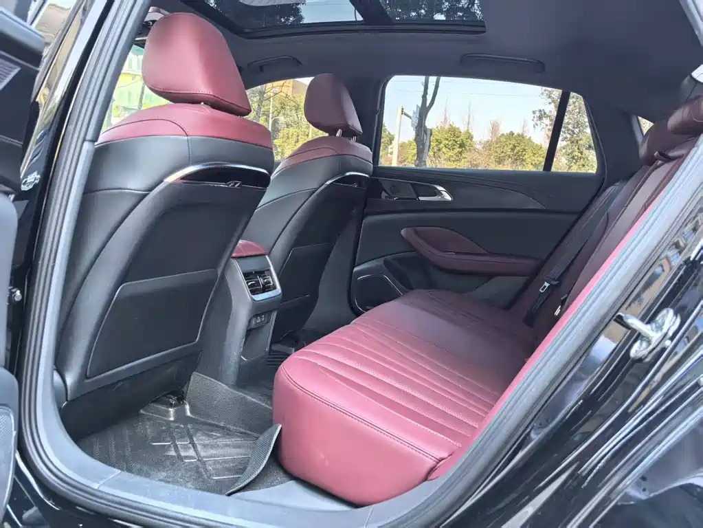Hongqi Hongqi H5 — миниатюра 9