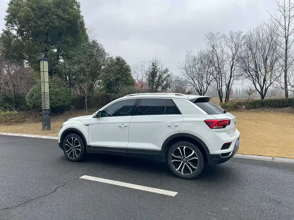 VOLKSWAGEN T ROC EXPLORING SONGS