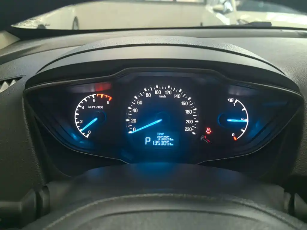 Ford Escort — миниатюра 12