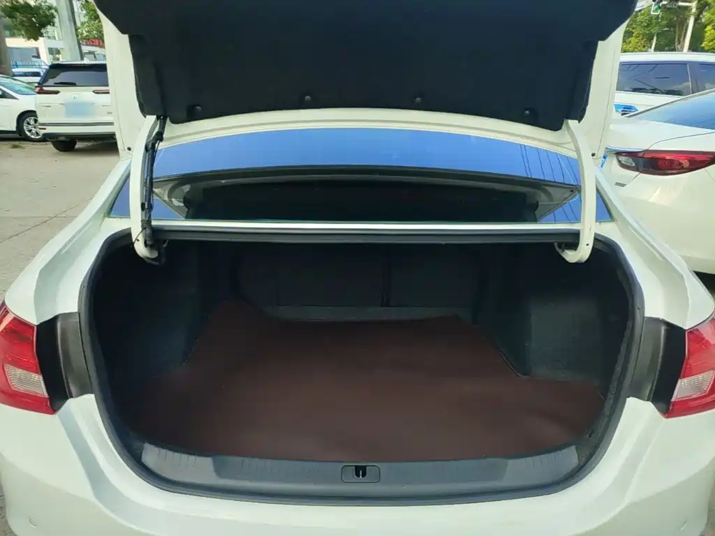 Buick Excelle — миниатюра 19