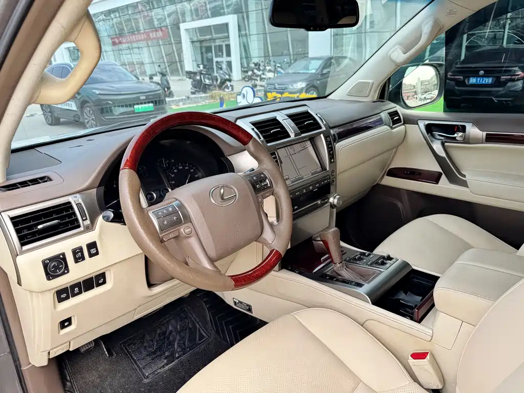 Lexus GX — миниатюра 5