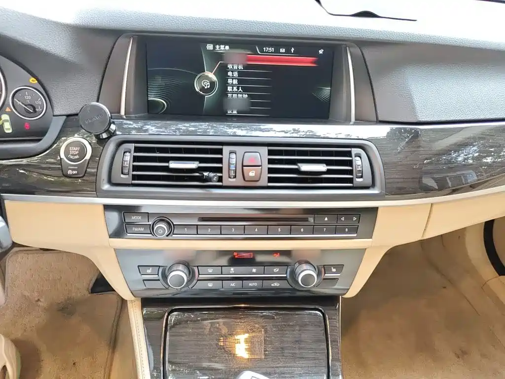 BMW 5 Series — миниатюра 6