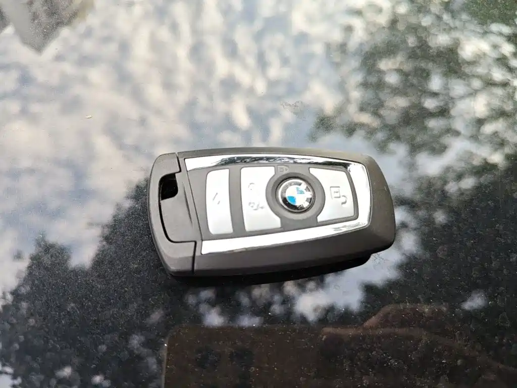 BMW 5 Series — миниатюра 12