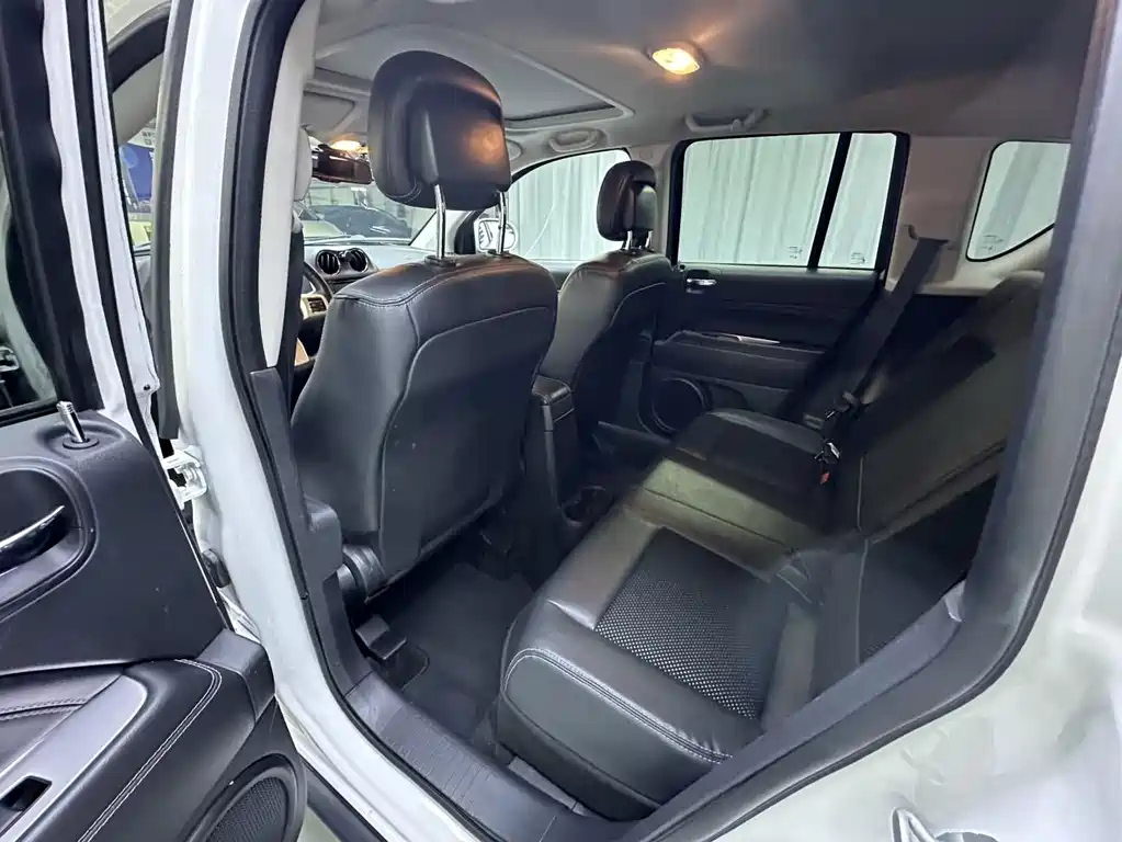Jeep Compass (Import) — миниатюра 11