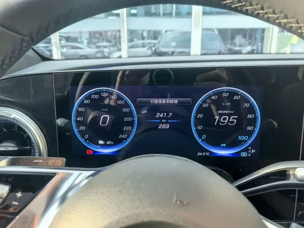 Mercedes-Benz GLC New Energy — миниатюра 10