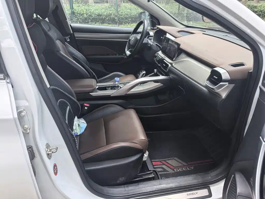Geely Binyue — миниатюра 5