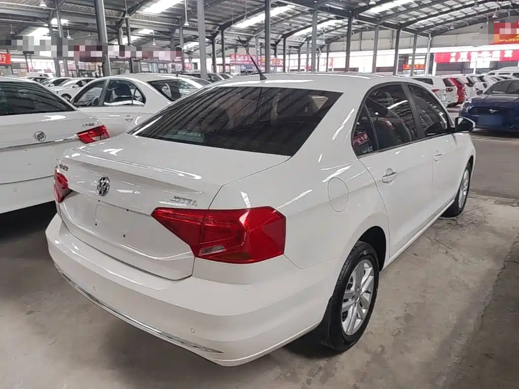 Volkswagen Jetta — миниатюра 7