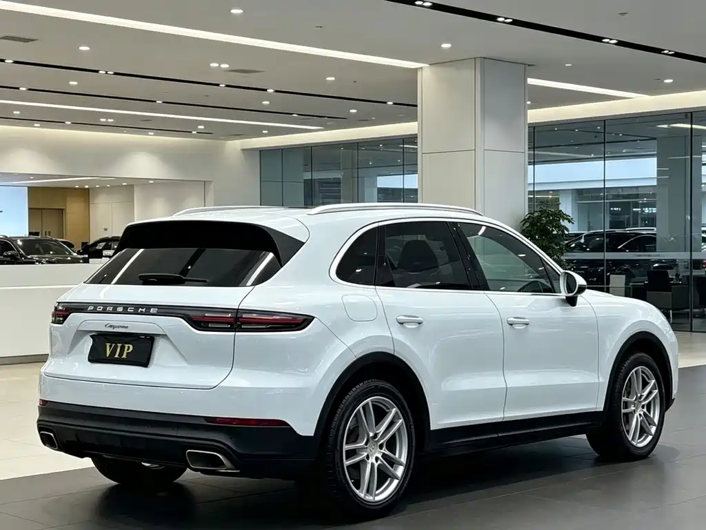 Porsche Cayenne — миниатюра 6