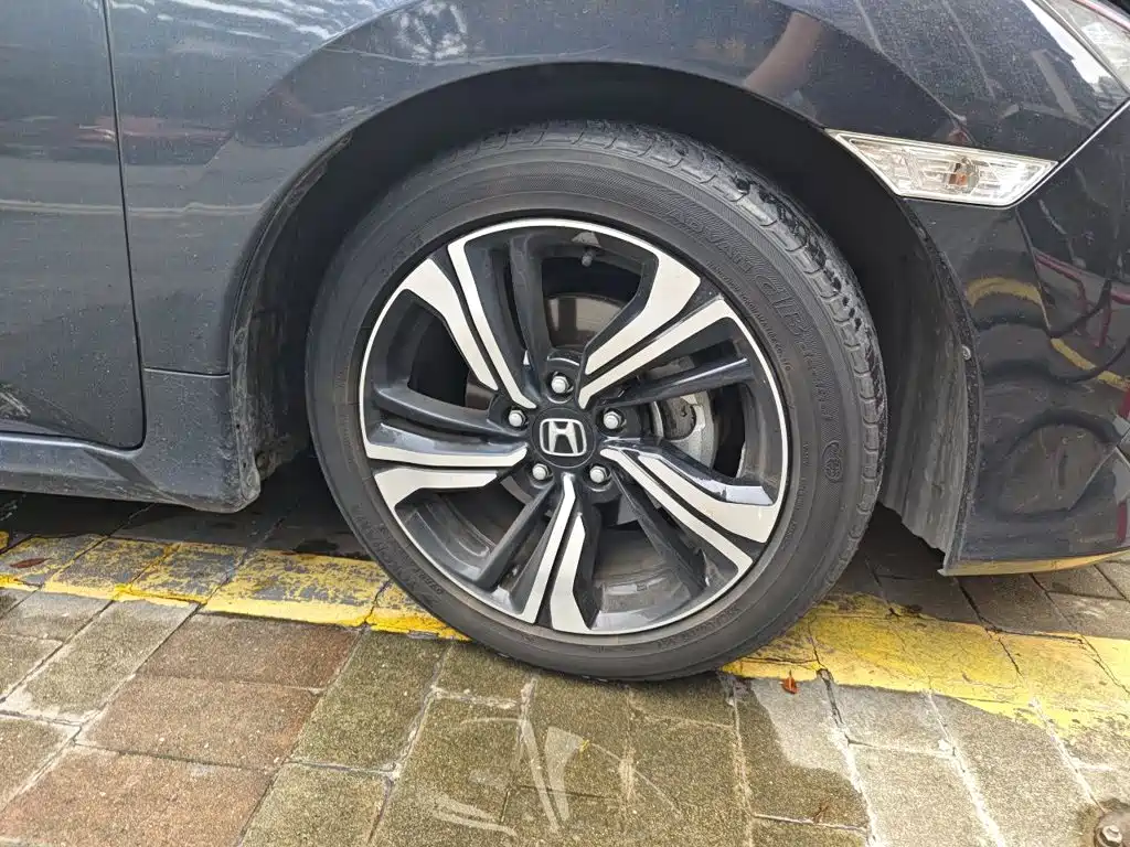 Honda Civic — миниатюра 8