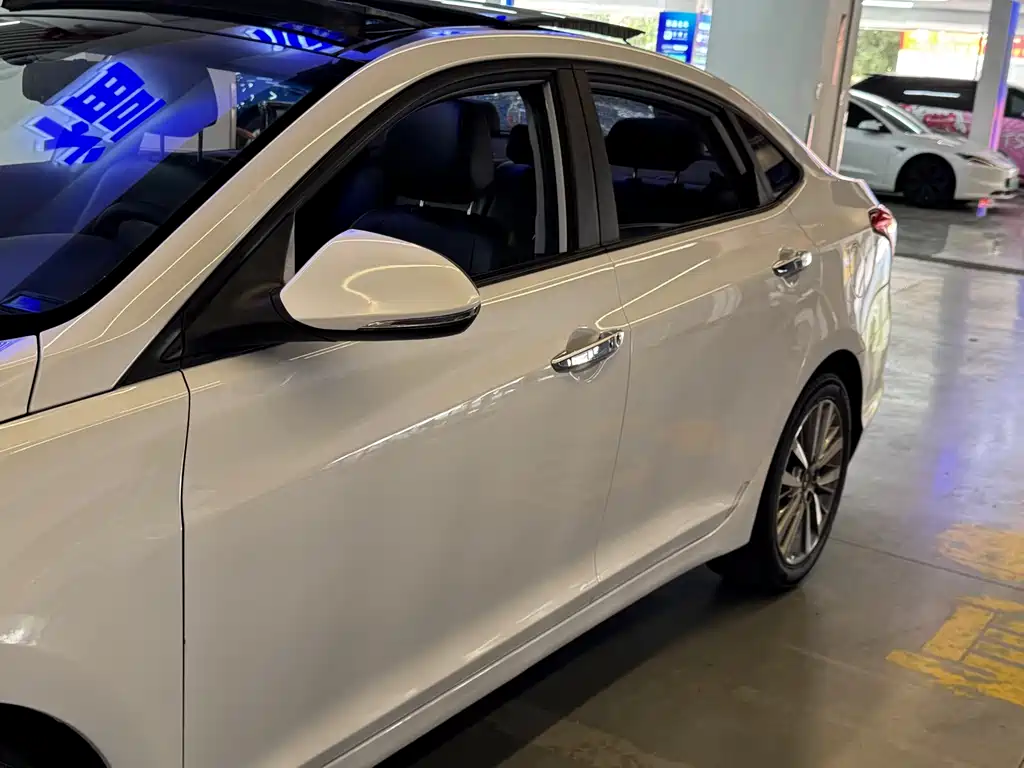 Hyundai Mistra — миниатюра 13