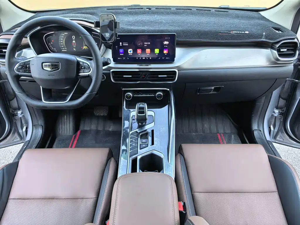 Geely Binyue — миниатюра 10