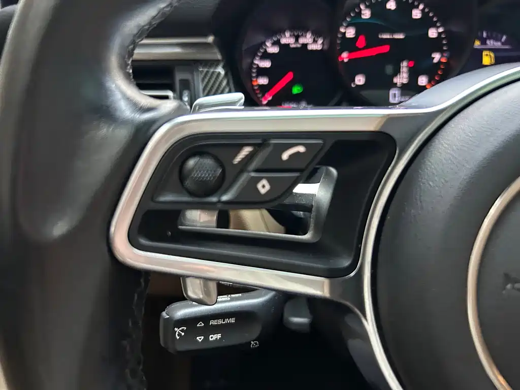 Porsche Macan — миниатюра 25