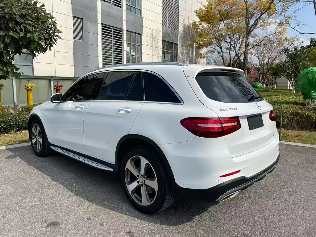 MERCEDES-BENZ GLC