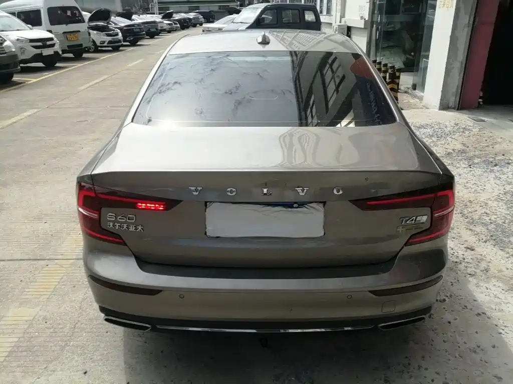Volvo S60 — миниатюра 6