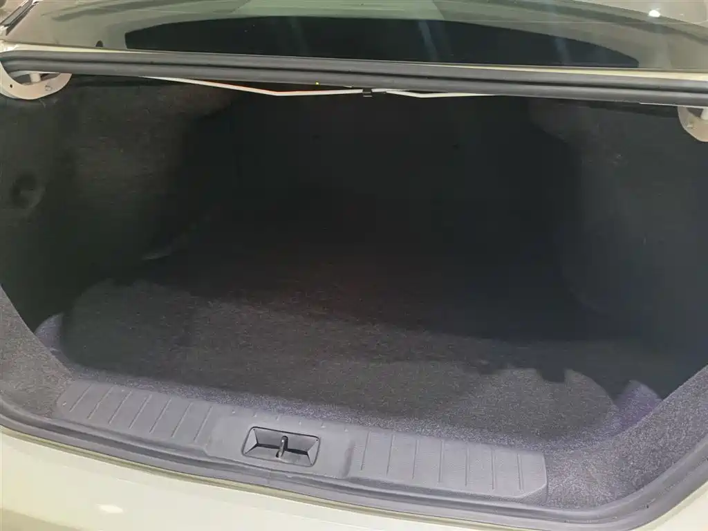 Nissan Sylphy — миниатюра 11