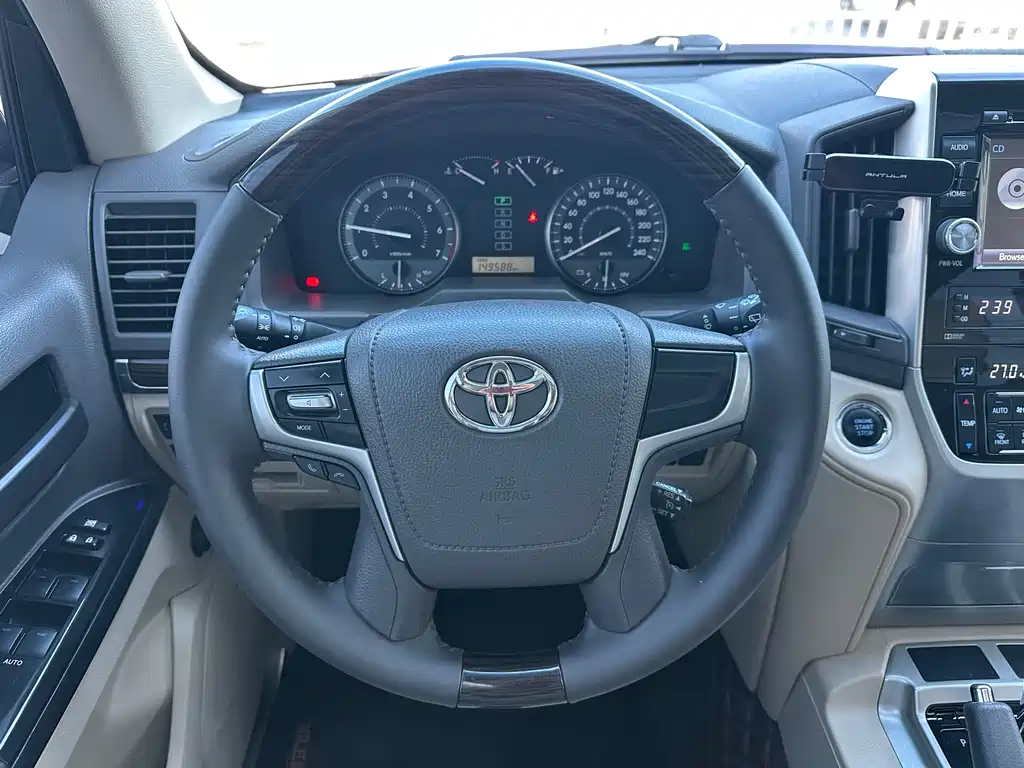 Toyota Land Cruiser - фото 8