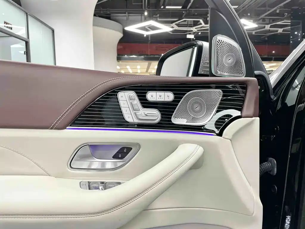 Mercedes-Benz GLS — миниатюра 17