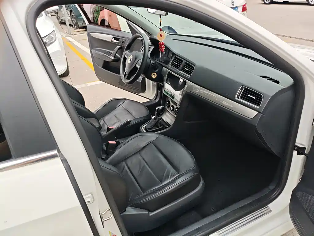 Volkswagen Lavida — миниатюра 7