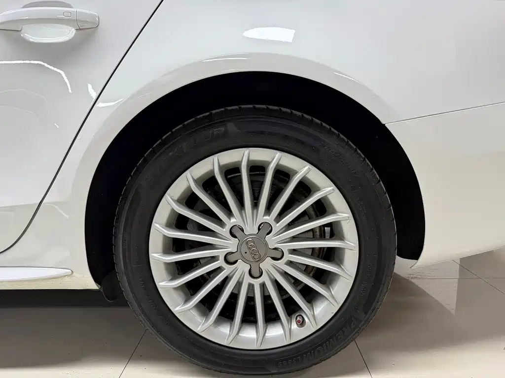 Audi A4L — миниатюра 15