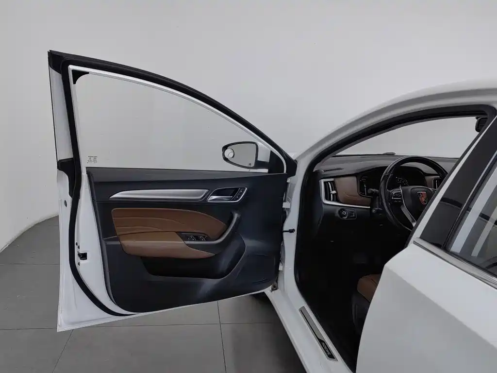 Roewe i6 Classic — миниатюра 8