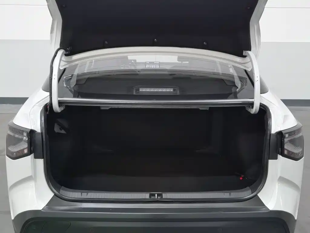 Toyota bZ3 — миниатюра 16