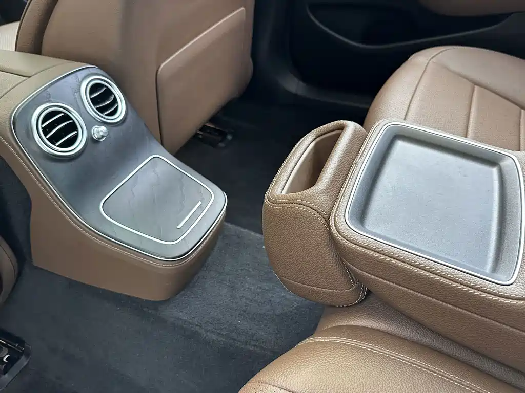 Mercedes-Benz E-Class — миниатюра 24